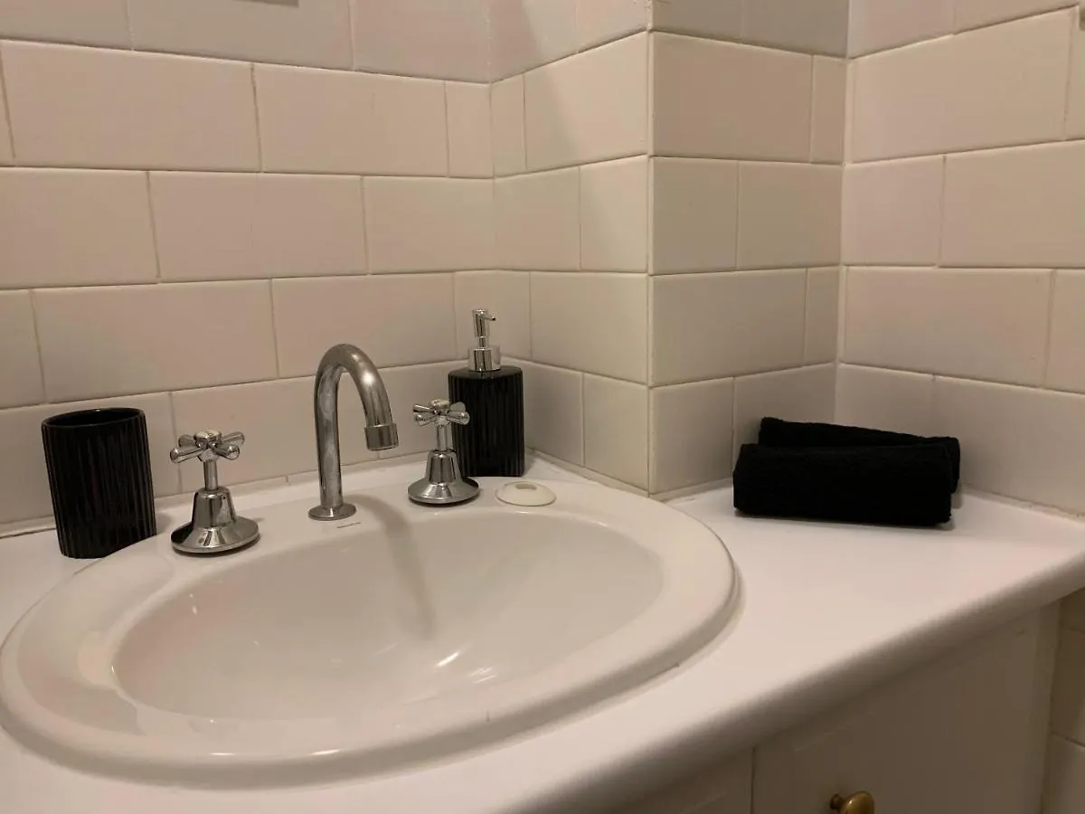 Boutique Apartment In The Heart Of Adelaide Cbd